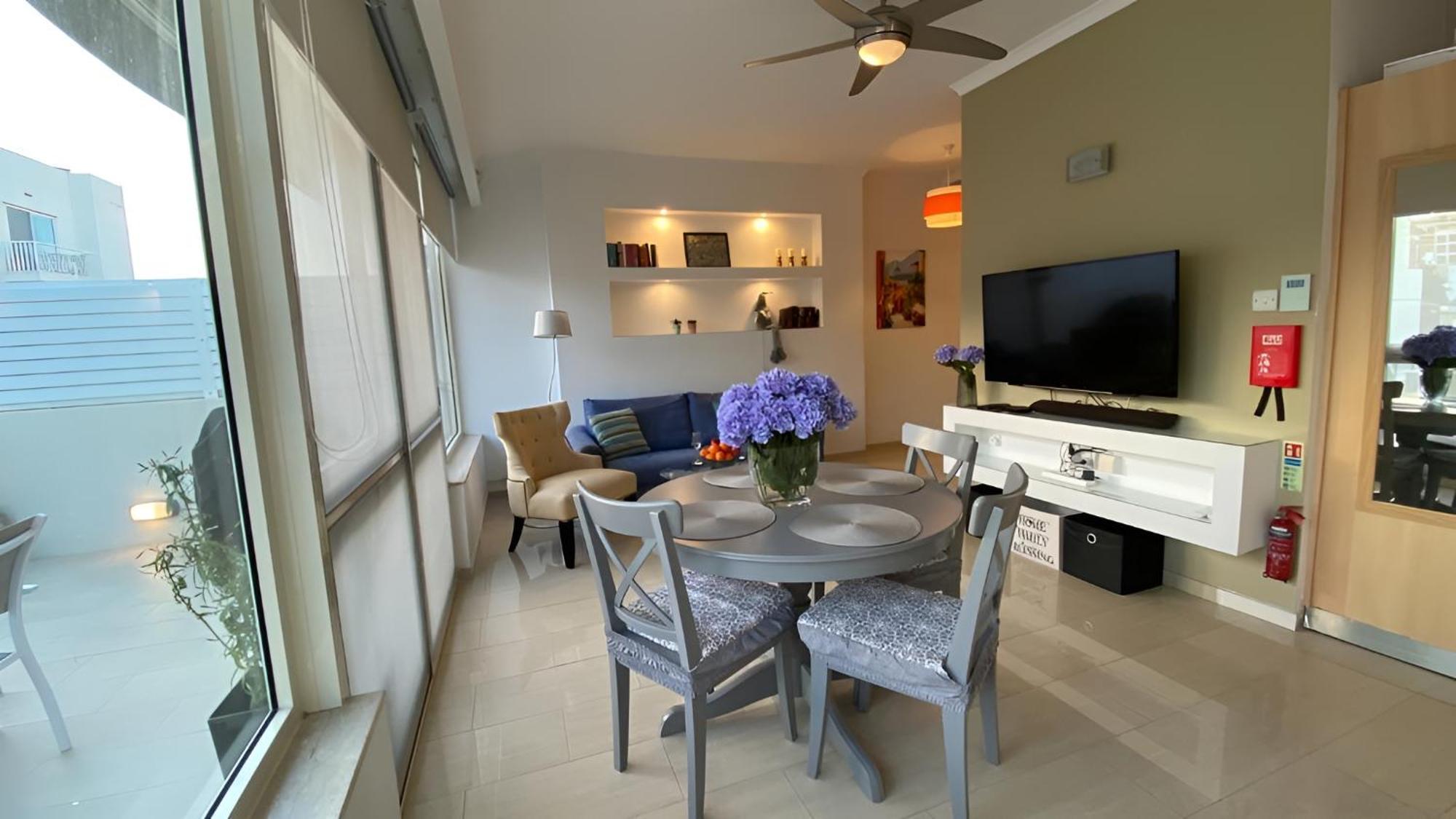 Cosy Penthouse With Bbq 公寓 *